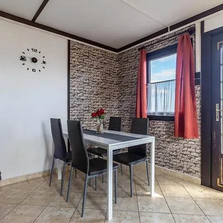 Karesz - Happy Апартаменты *